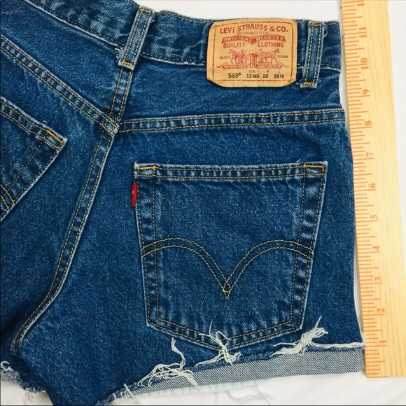 ( SOLD ❗️) Vintage Levi’s High Waisted 24” - Picture 2 of 4